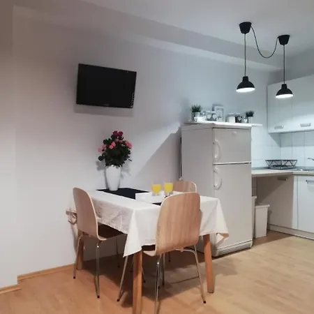 C, Free Parking Apartment
